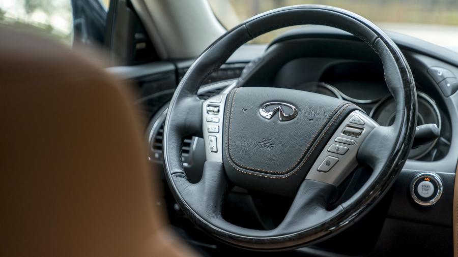 Панель приборов Infiniti QX80 5.6 2018 года  (фото 105 из 117)